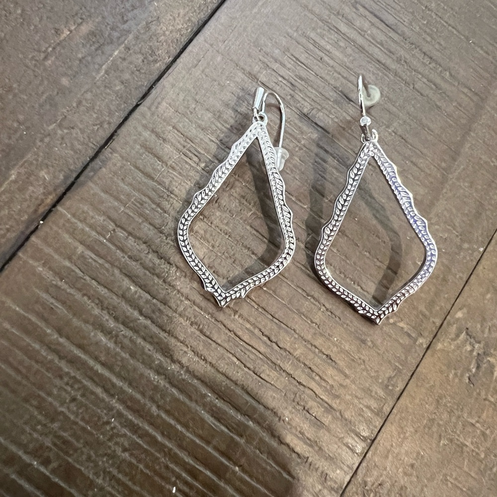 Like New!! Kendra Scott Sophie Earrings - Rhodium - Picture 3 of 3